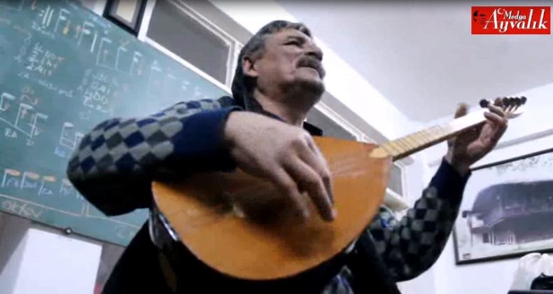Pir Sultan Abdal Kültür Derneği Ayvalık Şubesinde Saz ve Bağlama Kursu