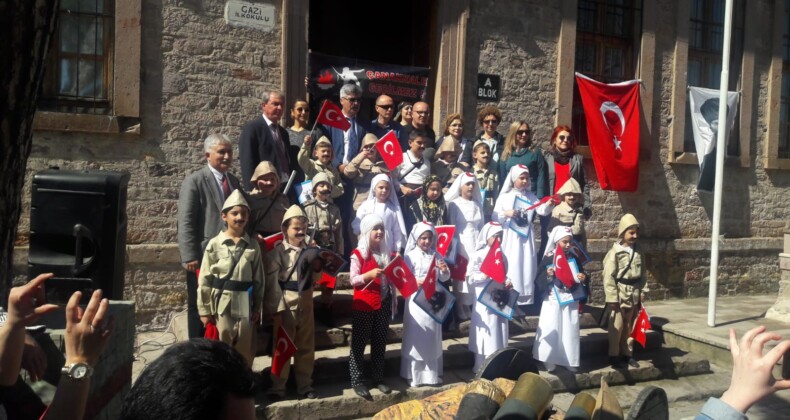 Sakarya İlkokulu öğrencilerinden Çanakkale oratoryosu