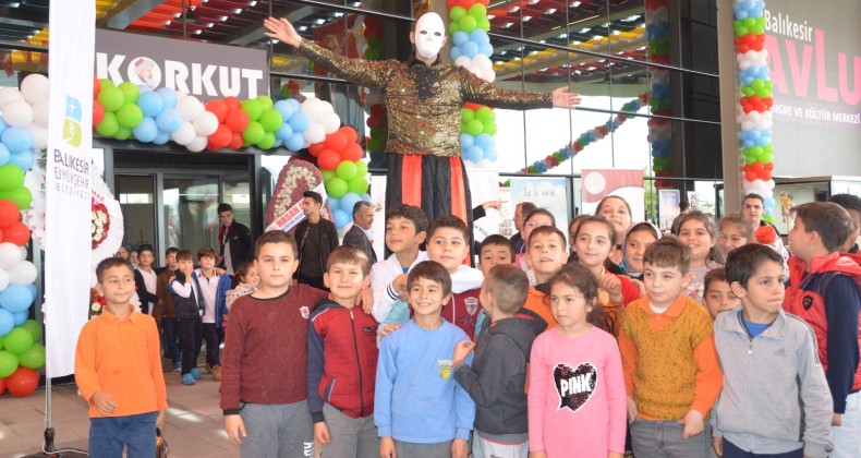 ‘ÇOCUK SANAT FESTİVALİ’ KAPILARINI ARALADI