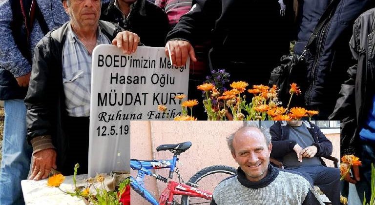 Ayvalık’ın gülen yüzü ‘Müjdat Kurt’ unutulmadı