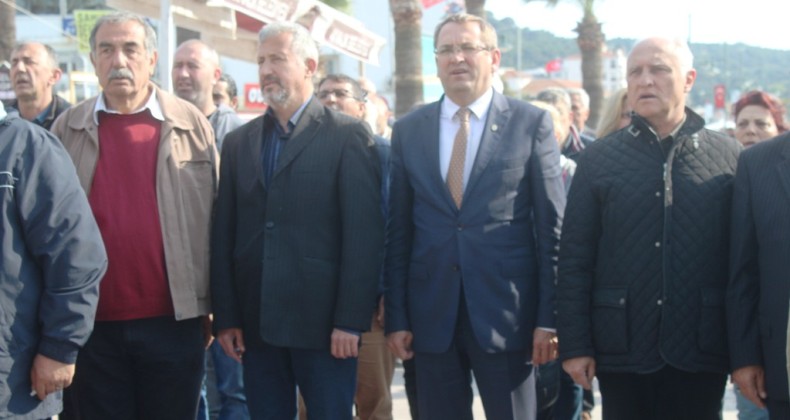 Ayvalık’ta; CHP, İYİ Parti ve Demokrasi Güçleri Kılıçdaroğlu’na yapılan saldırıyı kınadı