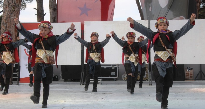 Ayvalık’ta karnaval gibi festival