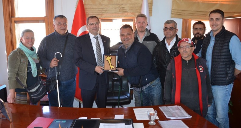 Ayvalık’ın ve gönüllerin anahtarını Başkan Ergin’e emanet ettik