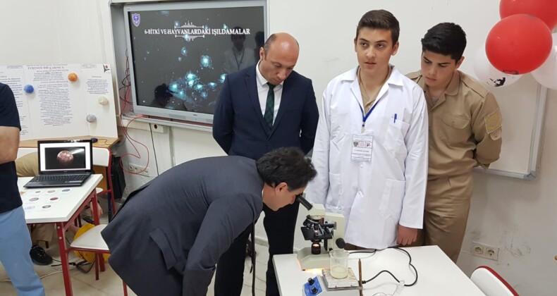 Ayvalıklı deniz lisesi öğrencilerinden TUBİTAK Fuarı