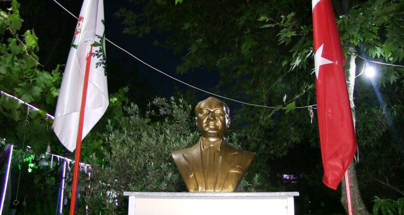 Altınovalı işletmecinin Atatürk ve bayrak aşkı sınır tanımıyor