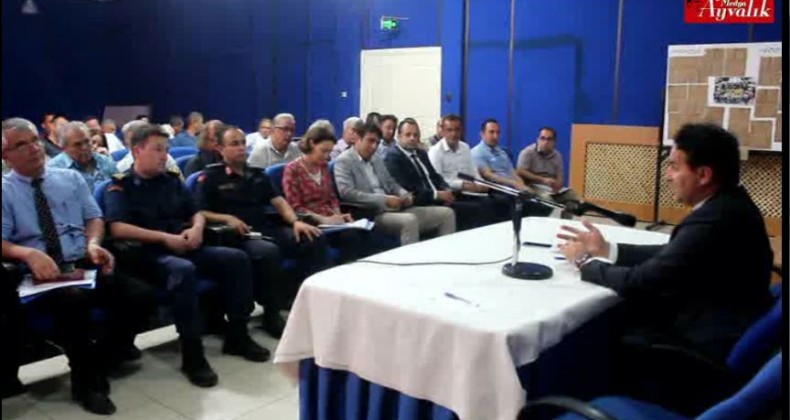 Ayvalık’ta halk günü ve muhtarlar toplantısı yapıldı