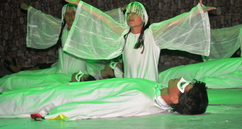 Ayvalık’ı “Ateşin Dansı” yaktı geçti