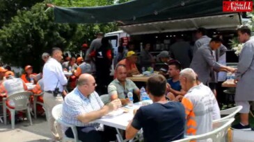 Ayvalık’ta engelliler işçilere yemek hazırladı