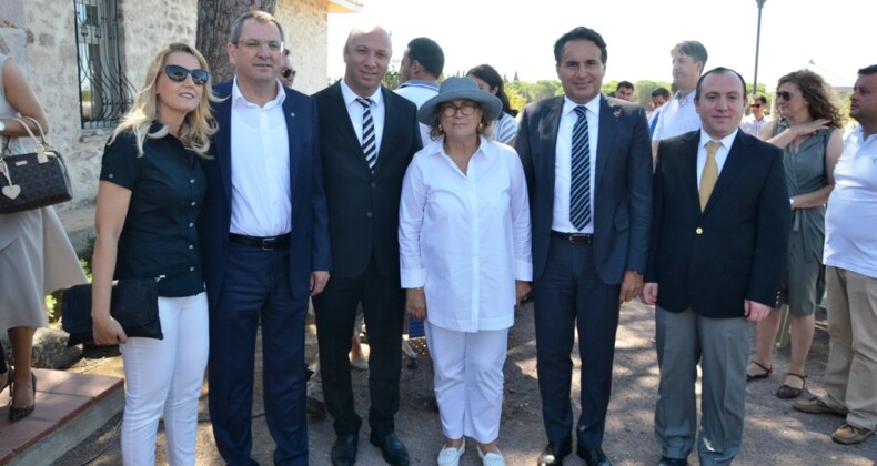 Güler Sabancı Ayvalık’ta Yaratıcı Teknolojiler Atölyesi’ni açtı