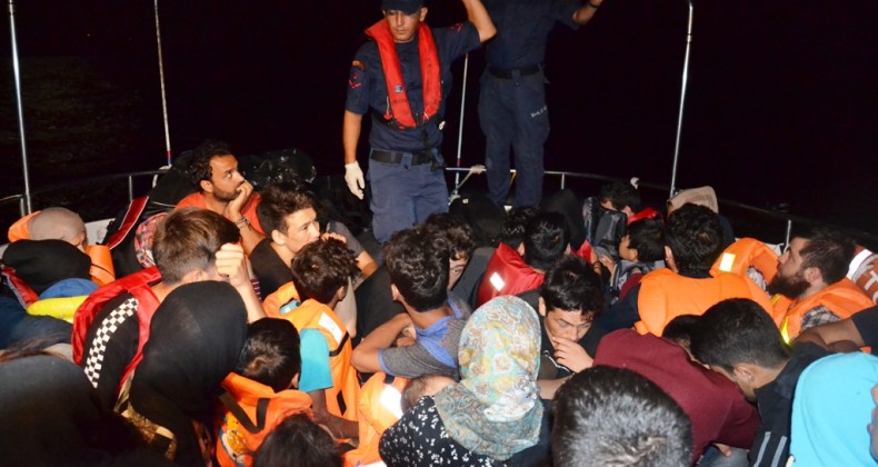 Ayvalık’ta 46 Afgan göçmen yakalandı