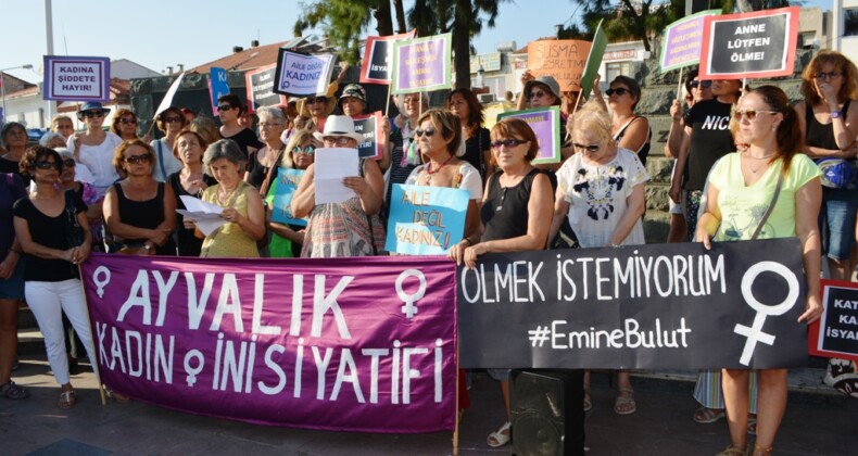 Ayvalıklı kadınlardan “Ölmek istemiyorum” eylemi