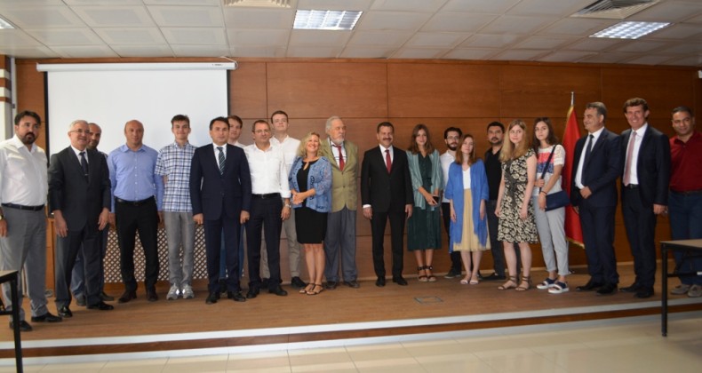 Rus öğrenciler Osmanlıca’yı Prof. Dr. İlber Ortaylı’dan öğreniyorlar