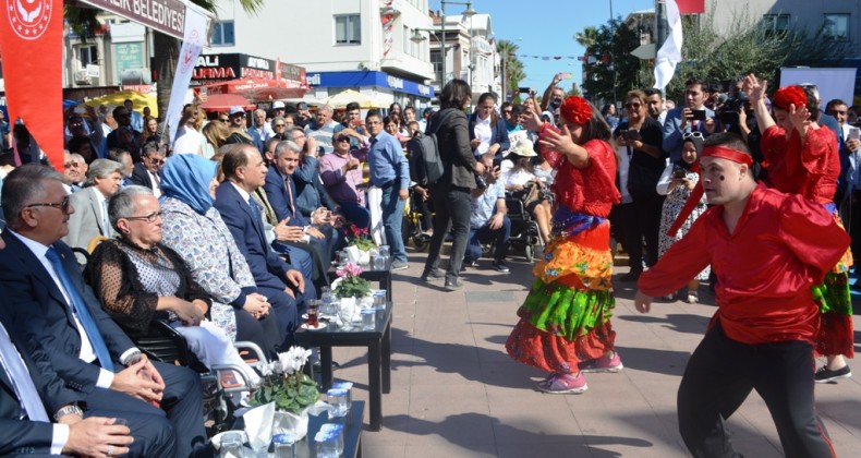 Ayvalık’ta 27. Engelliler Şenliği coşkusu