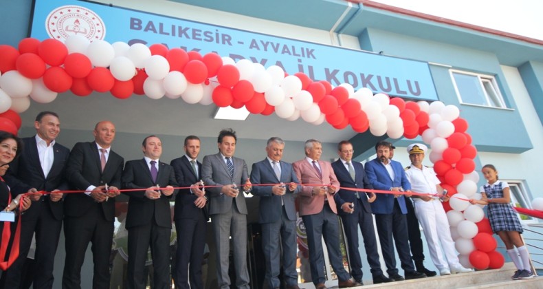 Ayvalık’ta Vali Yazıcı’dan görkemli okul açılışı