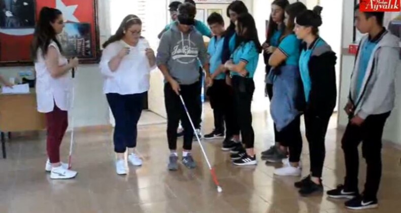 15 Ekim 2019 Dünya Beyaz Baston Günü Etkinliği – Ayvalık Rahim Usta Anadolu Lise
