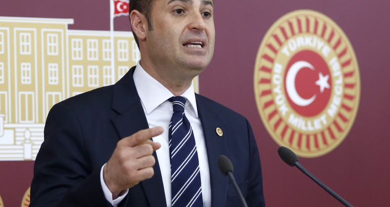 CHPLİ AKIN, “ZEYTİN ÜRETİCİMİZİN KORUNMASI İKTİDARIN GÖREVİDİR”