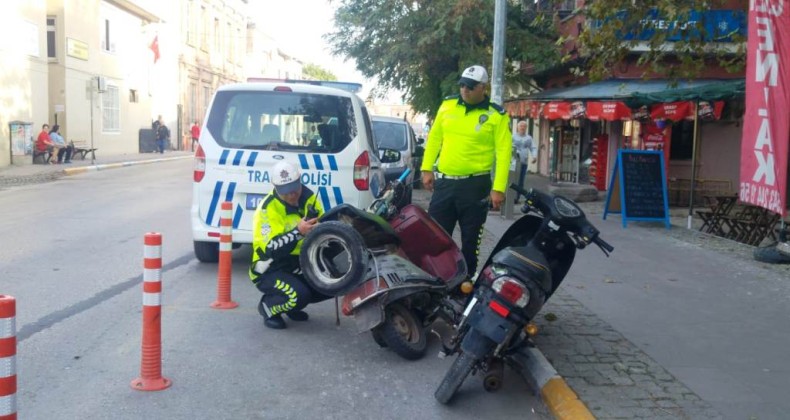 Ayvalık’ta polisten tescilsiz motosiklet ve kasksız sürücülere geçit yok