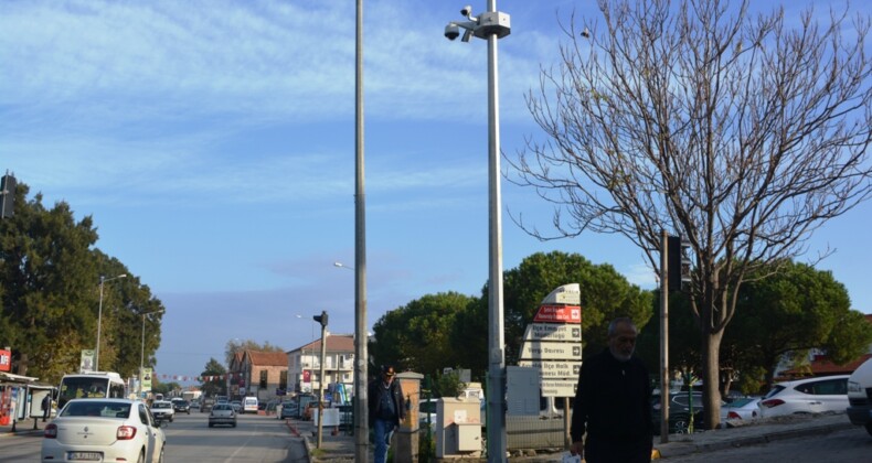 Ayvalık’ta Mobese direği yerine dikildi