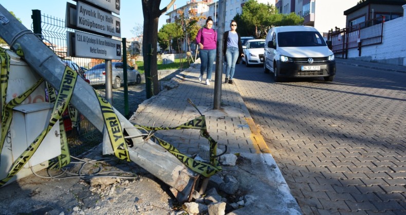 Ayvalık’ta mobese kamerası ve direği bir aydır onarılamadı