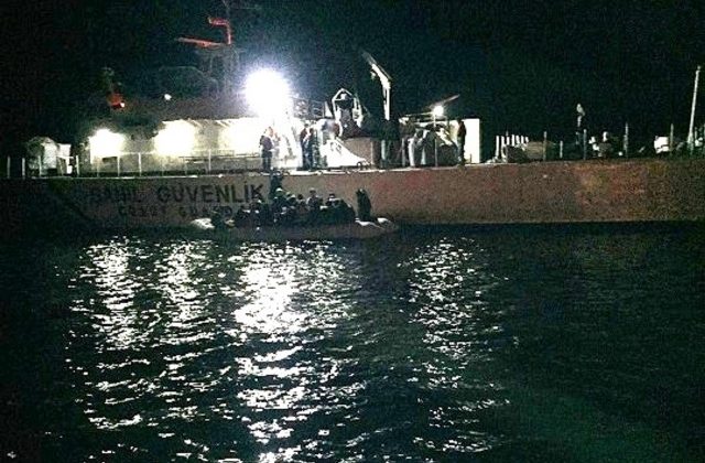 Ayvalık’ta 51 düzensiz göçmen yakalandı