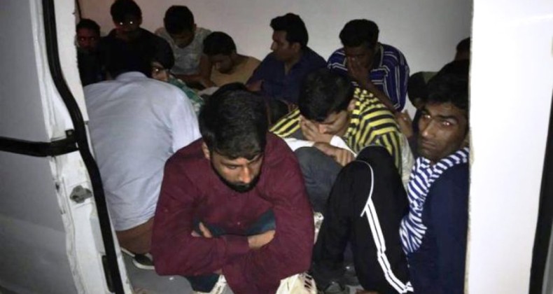 Ayvalık’ta 44 Afganistan uyruklu göçmen jandarmaya yakalandı