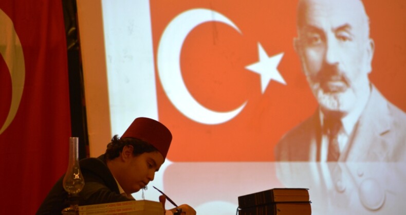 Ayvalık’ta Mehmet Akif Ersoy hüzünle anıldı