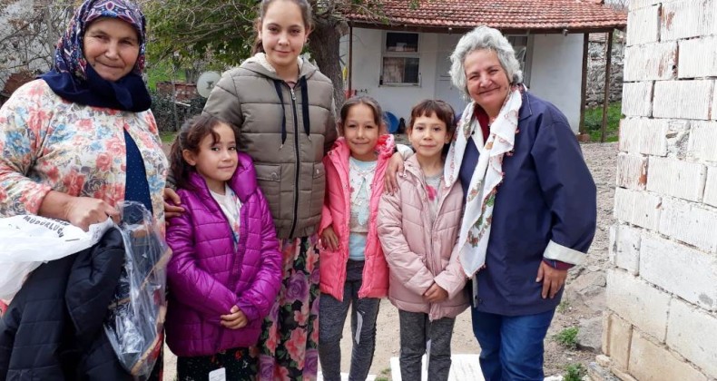 Şefkatli ellerden ihtiyaç sahibi çocuklara 300 çift bot ve 300 adet mont