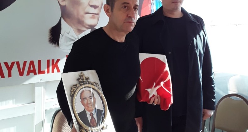 Ayvalık’ta Ülkü Ocakları’ndan MHP İlçe Teşkilatına destek ziyareti