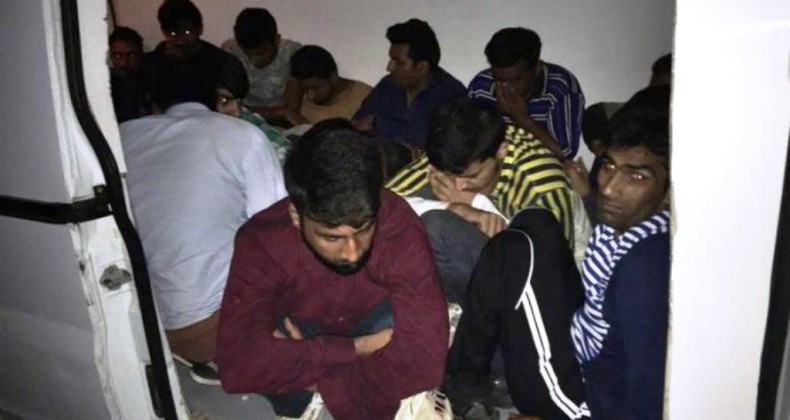 Ayvalık’ta 44 düzensiz göçmen ve 1 organizatör zanlısı jandarmadan kaçamadı