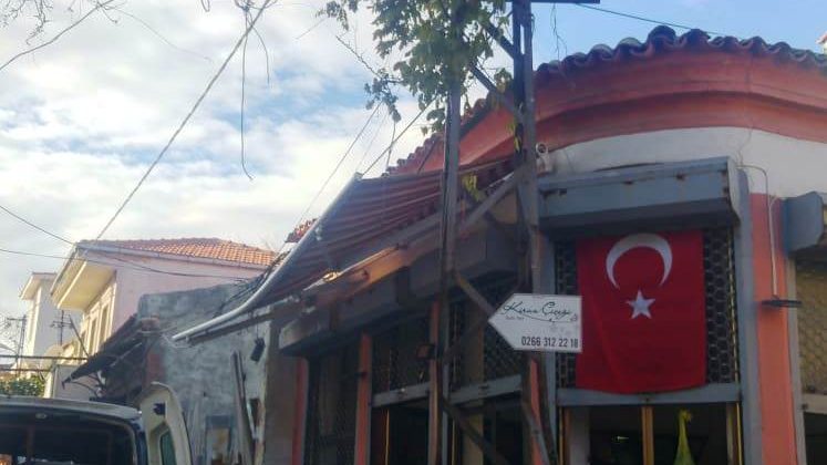 Macaron’daki eski enerji nakil direği endişelendiriyor