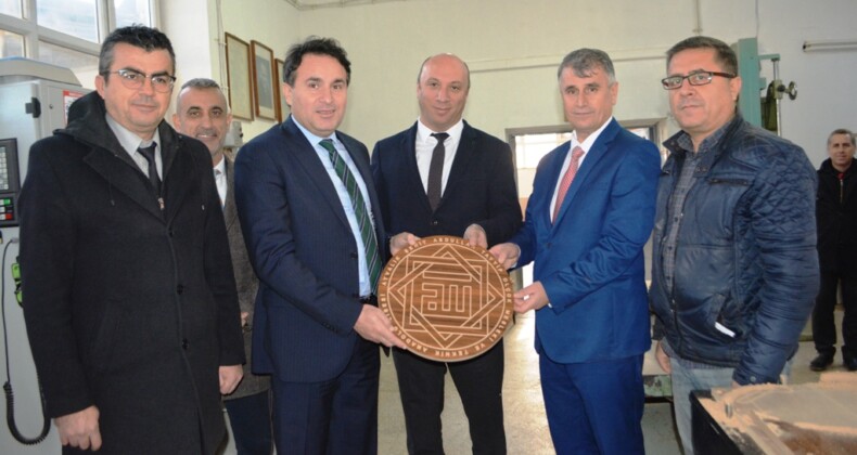 Ayvalık Kaymakamı Görgülüarslan’dan öğrencilere hayat dersi