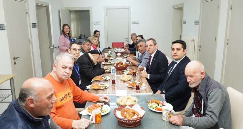 Başkan Ergin Yaşlı Bakım Evi sakinleriyle kahvaltı yaptı