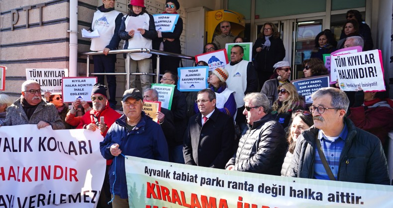 PTT şubesi önünde Tabiat Parkı için eylem yaptılar
