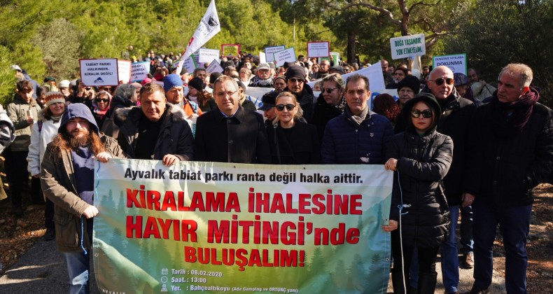 Ayvalık tek yumruk olunca ihale ertelendi