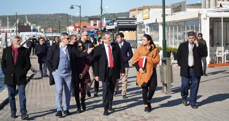 Ayvalık’ta Anıtlar Kurulu’ndan Belediye Başkanı Ergin’in eşliğinde inceleme gezisi