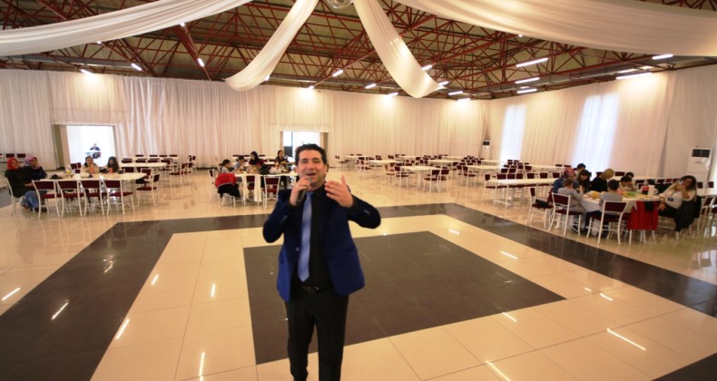 500 kişinin gelmesi beklenilen okula yardım çayına 15 kişi katıldı