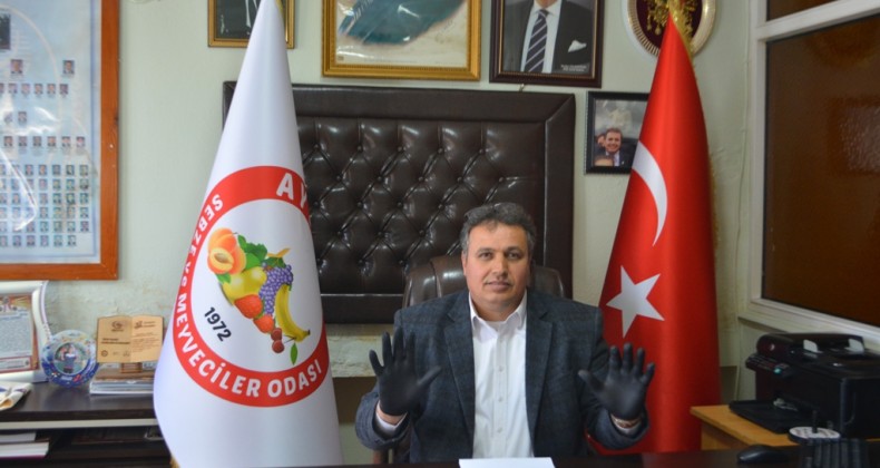 Ayvalık’ta pazarcı esnafından “eldivenli’ koronavirüs tedbiri