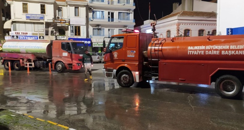 Ayvalık’ta Büyükşehir ve Ayvalık Belediyesi’nden temizlik işbirliği