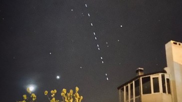 Ayvalık’ta Elon Musk’ın Starlink uydularının geçişi net olarak izlendi