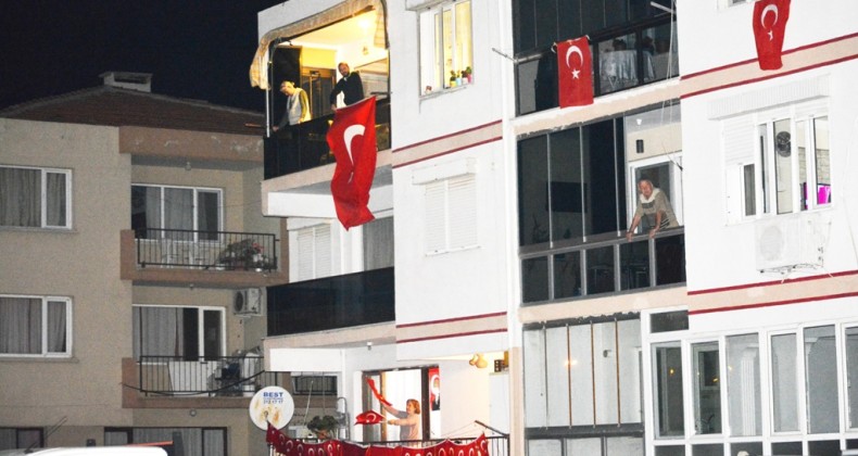 Ayvalık’ta “İstiklal Marşı” coşkusu