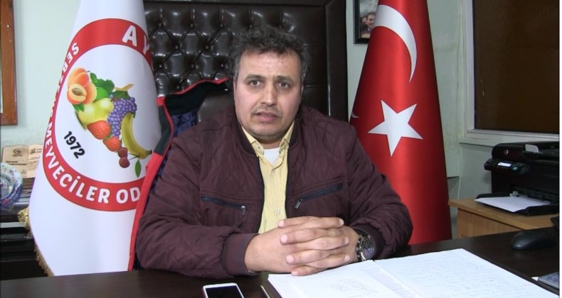 Ayvalık’ta Perşembe günleri kurulan Kuzey Ege’nin en büyük semt pazarına Kovit 19 freni