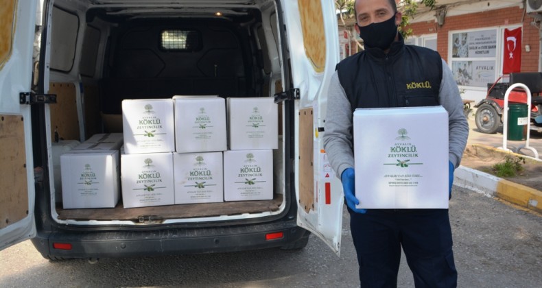 Ayvalık’ta evden çıkmayan ve ihtiyaç sahiplerine iki firmadan örnek destek