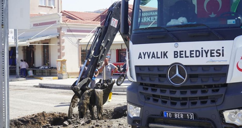 Ayvalık’ta yağmur suyu drenaj hatları yenileniyor