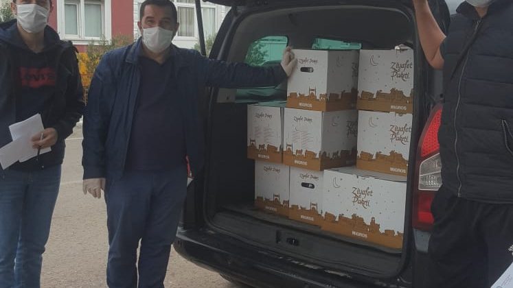 Ayvalık’ta Mehmet Akif Ersoy Ortaokulu’ndan destek kampanyası