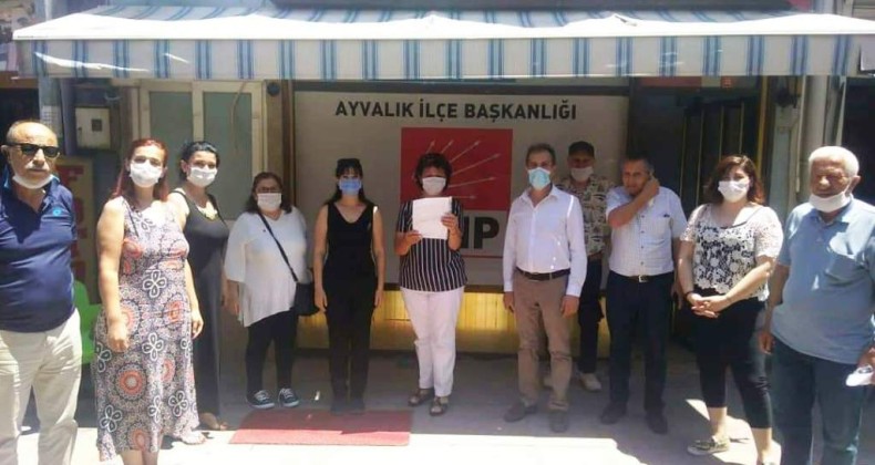 Ayvalık’ta CHP’li kadınlardan “şiddet” tepkisi