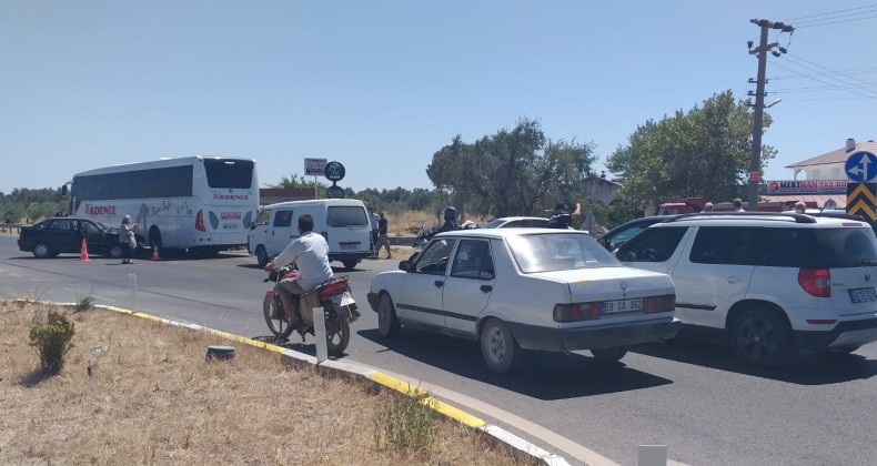 Ayvalık’ta trafik kazası; 3 yaralı