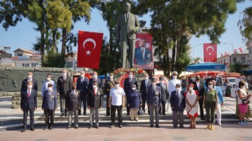 Ayvalık’ta zaferin 98. Yılı çelenk sunumuyla gerçekleşti