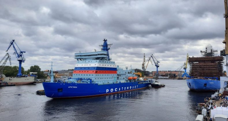 NÜKLEER BUZKIRAN ARKTİKA MURMANSK’A DOĞRU YOLA ÇIKTI