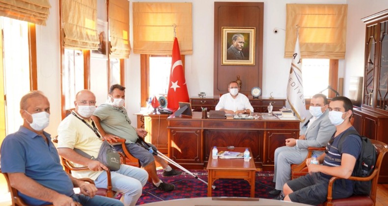 İHA Bursa Bölge Müdürü Altıkardeş’ten Başkan Ergin’e nazik jest