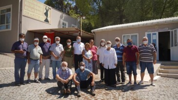 Ayvalıklı Alevilerden aşure hayrı